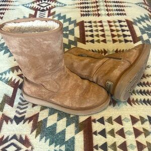 Ugg, classic short II, Size 8